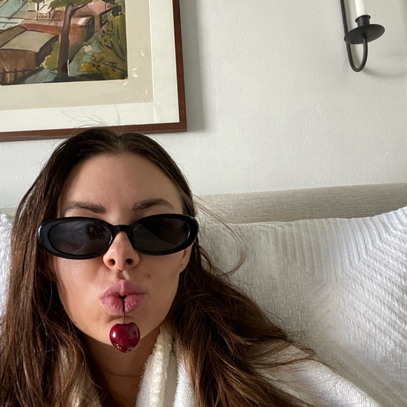 Meet your Posher, Lindsey - Picture 1 of 7